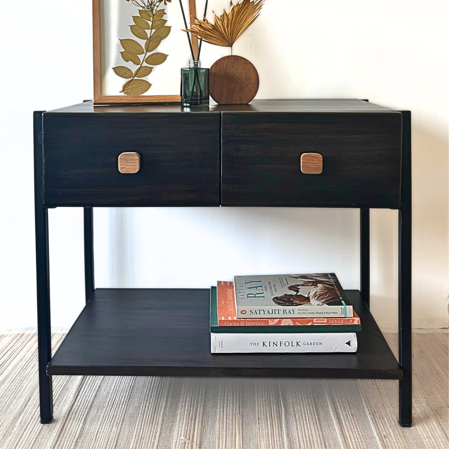 Soot Corner Stand