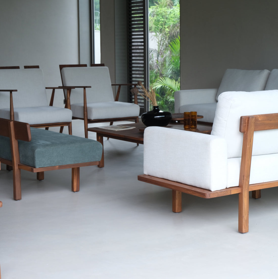 Tapestry Trials and Textures: A Behind-the-Scenes Seat at Onebytwo