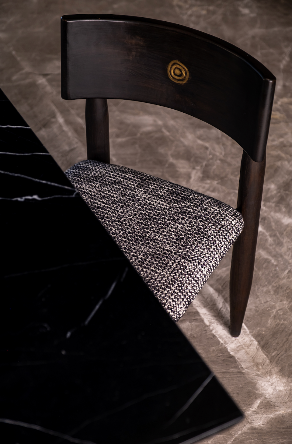 Nero Chair